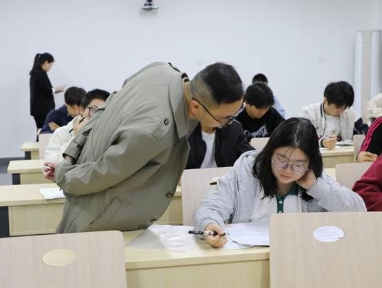 【学风建设】——教育科学学院开展晚自习检查及宿舍走访活动